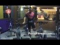 Ejercicios de estiramiento en las clases de ciclismo indoor